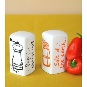 Salt and Pepper Shakers with Illustrations & English Text Salz & Pfefferstreuer