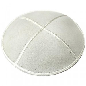 Suede Off-White Kippah with Four Sections in 16 cm Kipás
